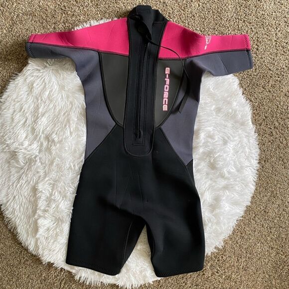 G-FORCE Wetsuit Shorts One Piece Size JM Girl Medium Black Pink - Picture 2 of 14